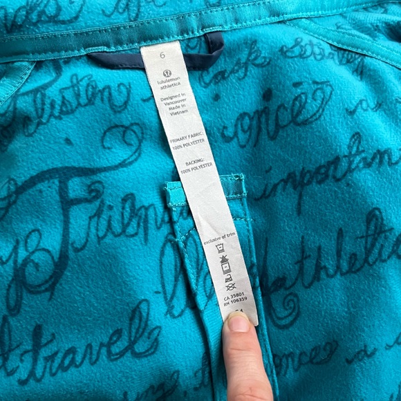 Rare Vintage Lululemon Jacket with hood size 6 - Picture 10 of 15